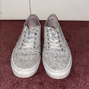 Women’s white flower print vans